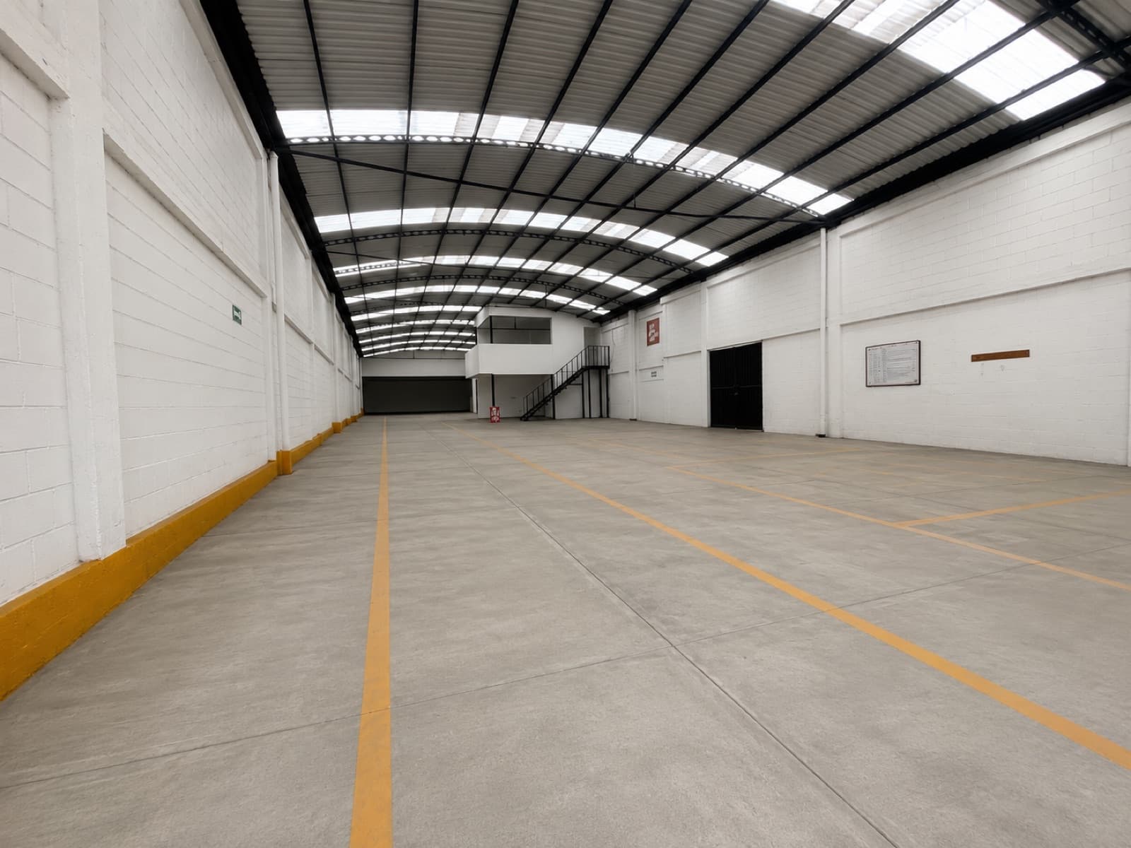 Bodega comercial en renta en Alta Tensión, fotografía 13